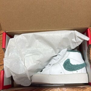 BLAZER MID ‘77 (TD)
SZ 2C